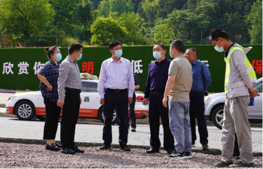 六安市公路管理處黨委書(shū)記、主任楊廣來(lái)一行蒞臨指導(dǎo)我司項(xiàng)目